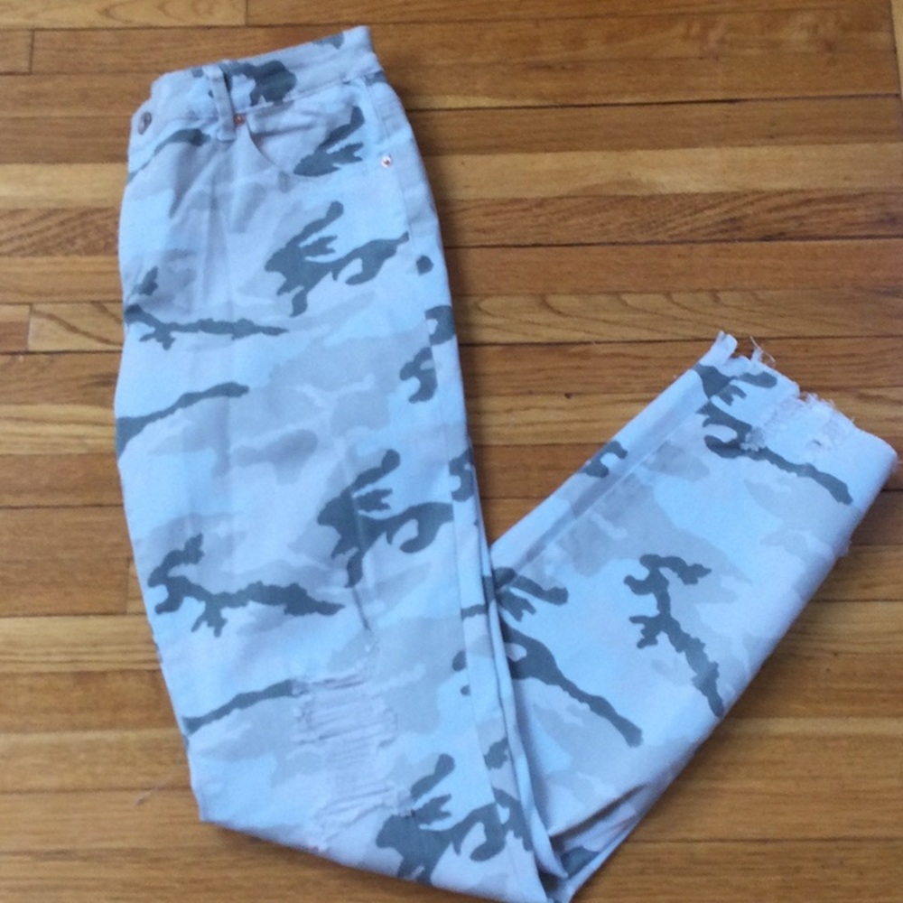 **4/$20**Tractr Blue Como jeans